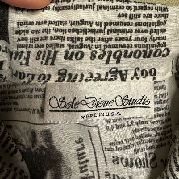 Sole Dione Studios Women's Black White Vintage Newspaper Print Jacket Size Small - Picture 5 of 9